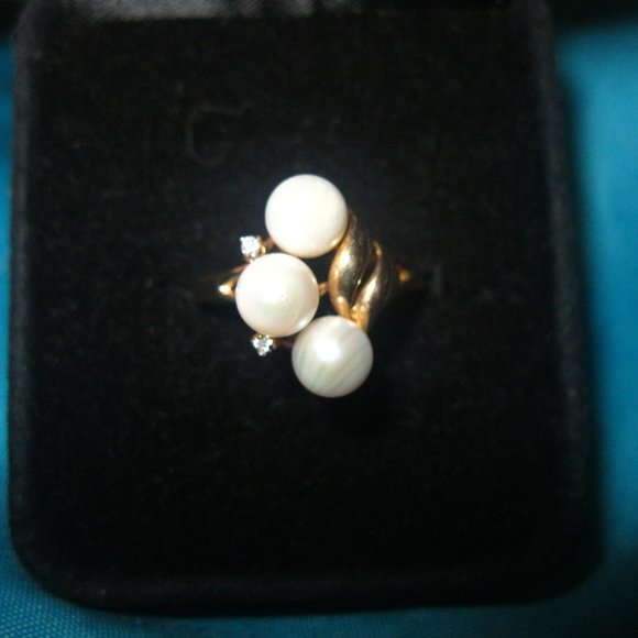 14K Pearl Ring with Diamonds